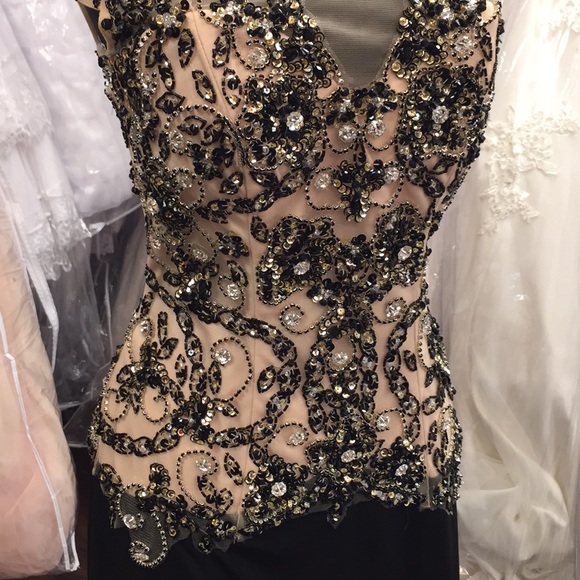 SOLD NWT GORGEOUS BLACK TIE GOWN - Picture 3 of 7